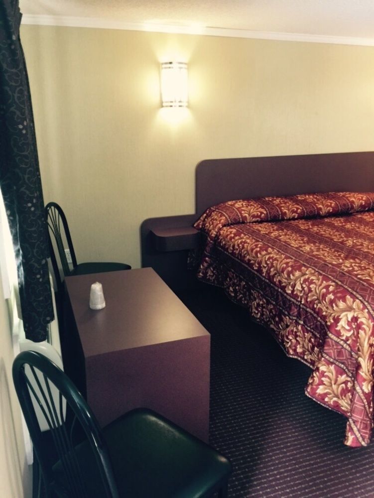 Johnston Skyview Motor Inn מראה חיצוני תמונה